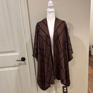 Francesca's Collections Brown Geometric Wrap